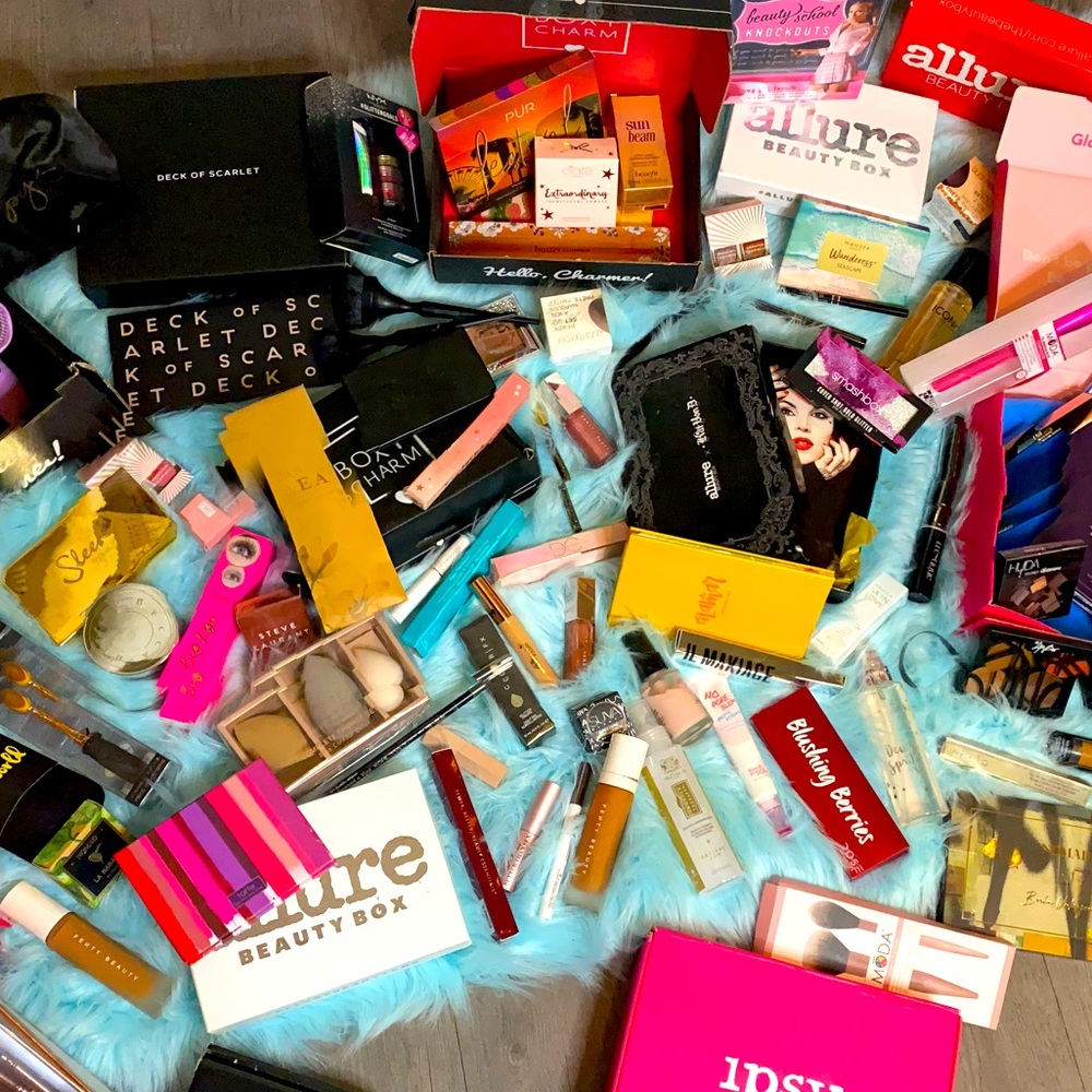 Makeup π Mystery Box Bundle x2 - Picture 5 of 5